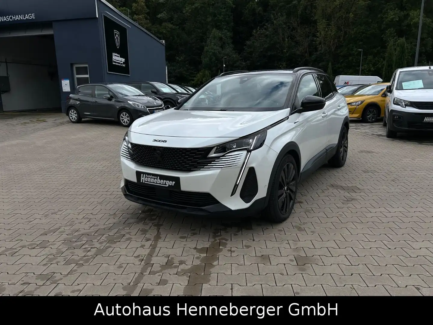 Peugeot 3008 Hybrid4 300 GT Night Vision Focal uvm. Weiß - 1