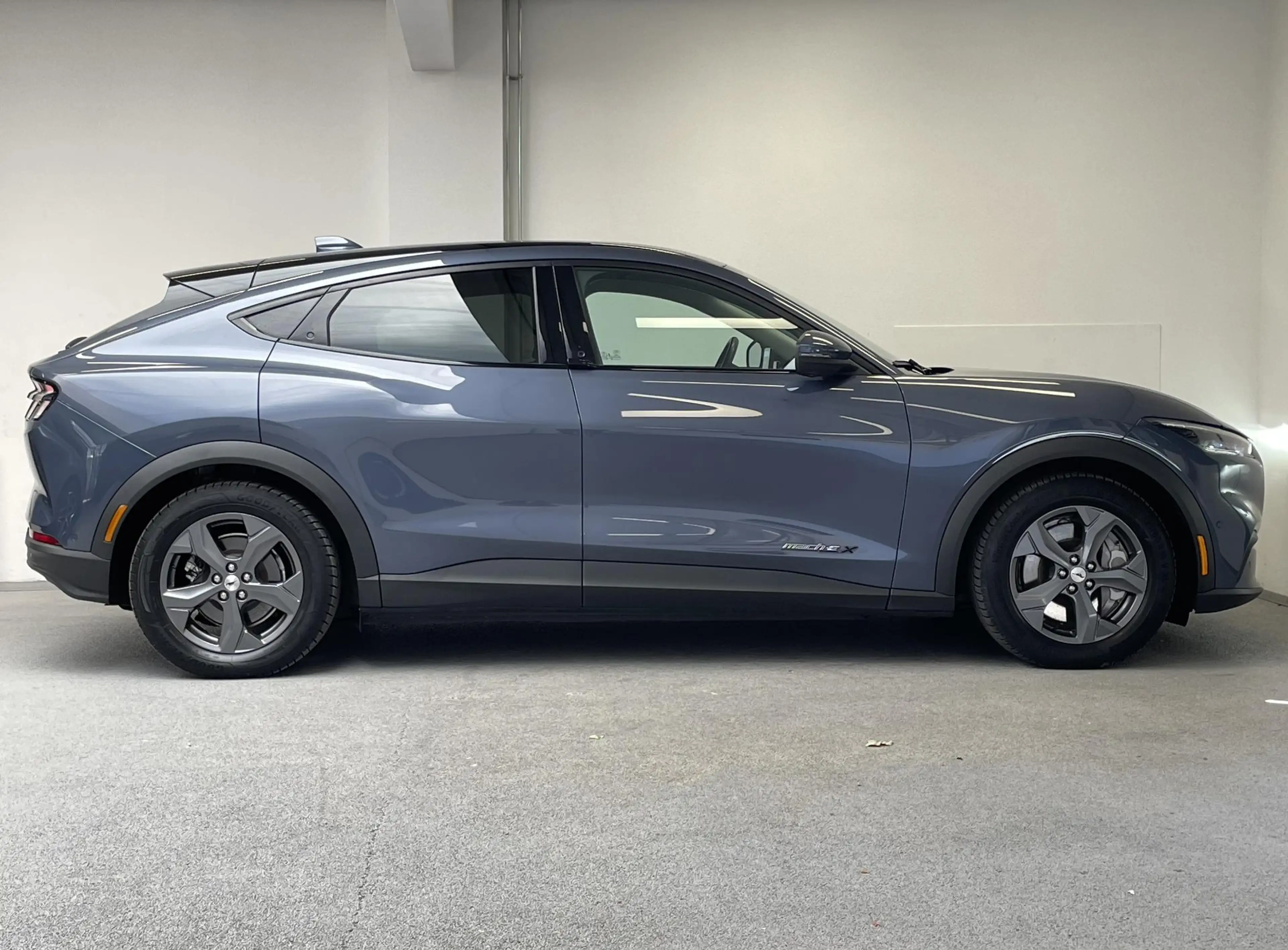 Ford Mustang Mach-E Extended RWD 98 kWh | B&O AUDIO | CARPLAY | SOH 94 — photo 11