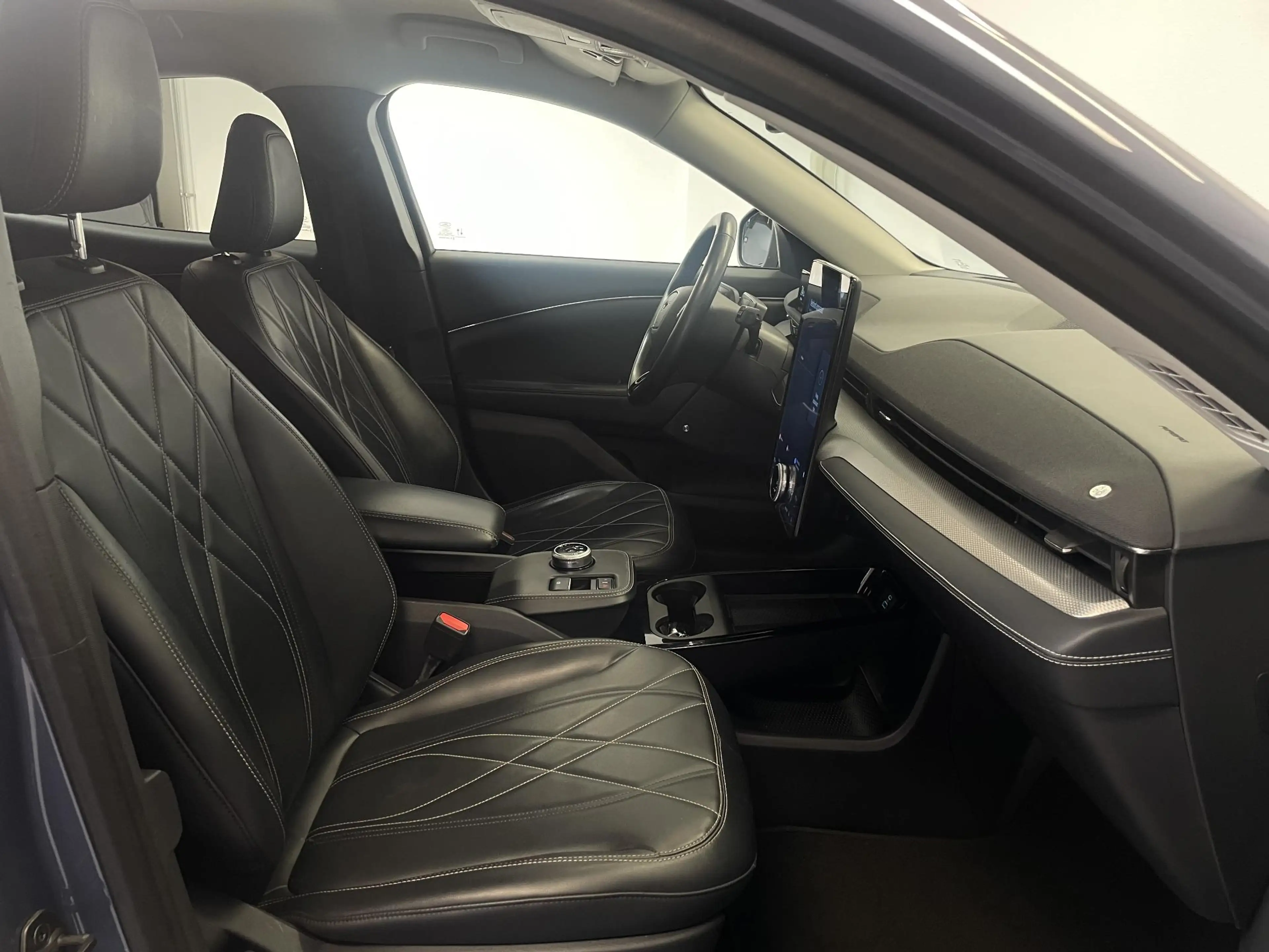 Ford Mustang Mach-E Extended RWD 98 kWh | B&O AUDIO | CARPLAY | SOH 94 — photo 4