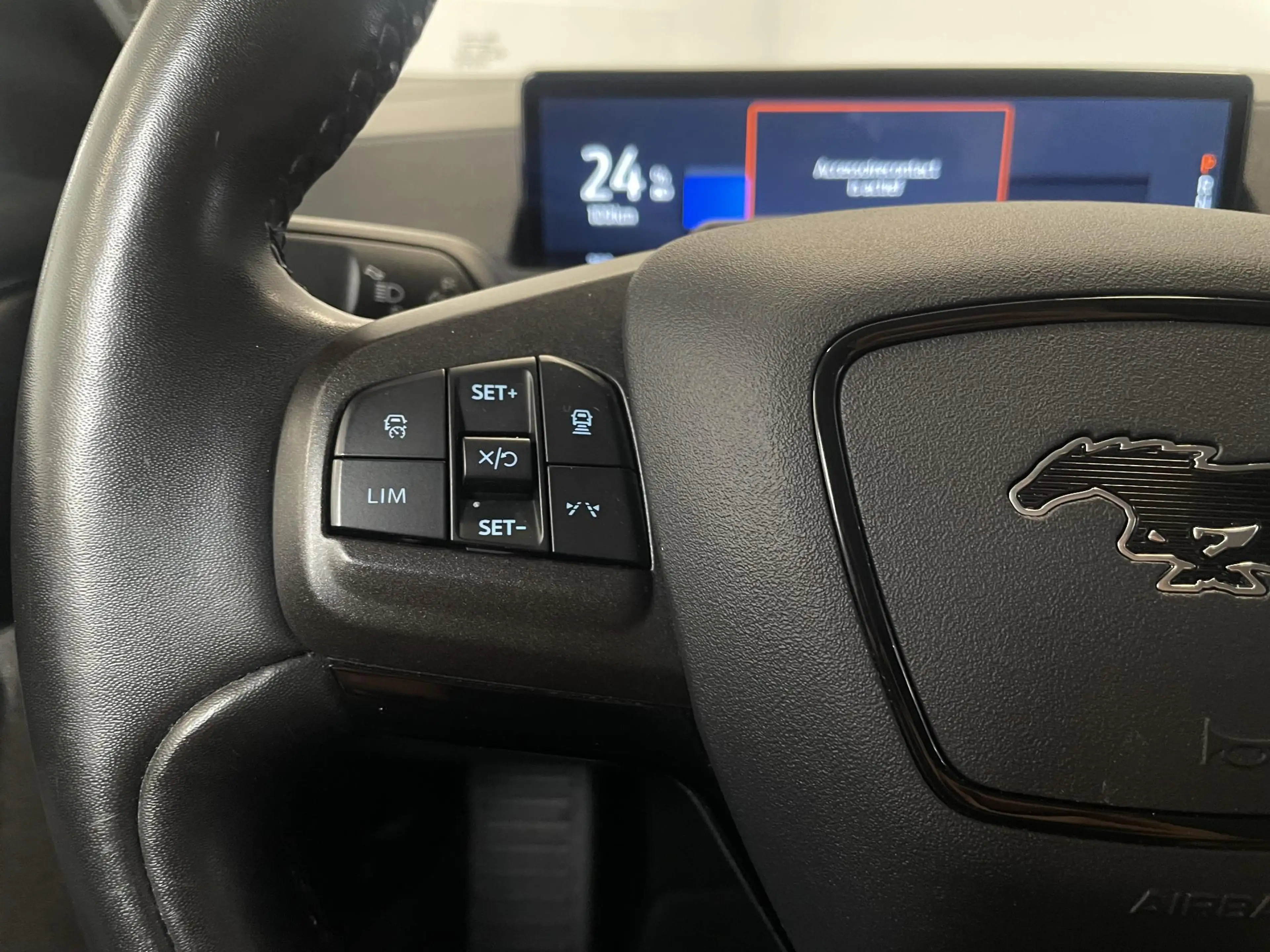 Ford Mustang Mach-E Extended RWD 98 kWh | B&O AUDIO | CARPLAY | SOH 94 — photo 35