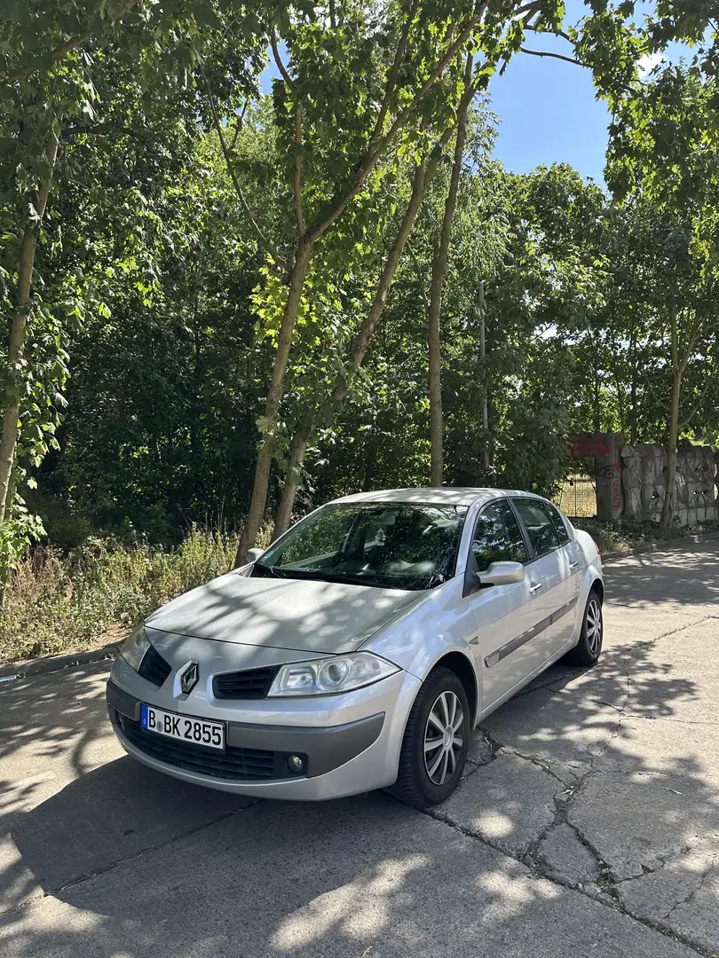Renault Megane 1.6 Dynamique Grau - 1