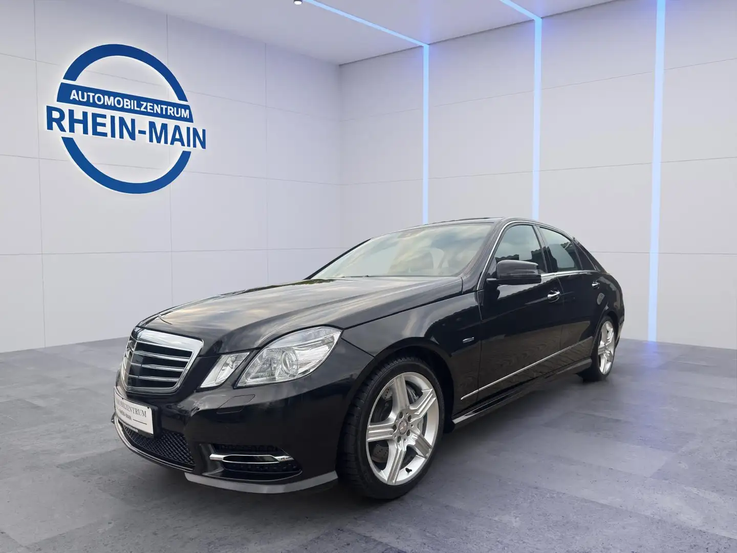 Mercedes-Benz E 500 CGI Avantgarde AMG-LINE/DISTR/S-DACH/AIRMATIC Schwarz - 1