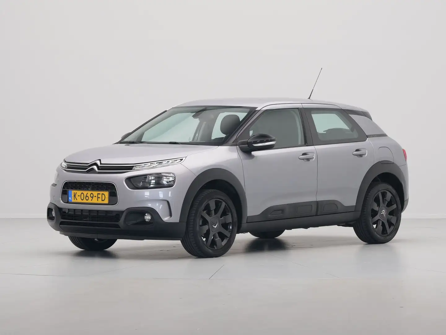 Citroen C4 Cactus 1.2 PureTech 110pk Feel Navi via App Clima Cruise Grijs - 2