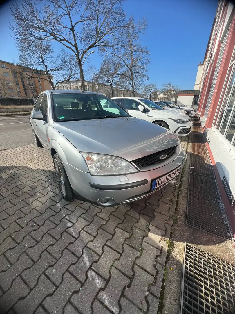 Ford Mondeo 2.0 Ghia - 2