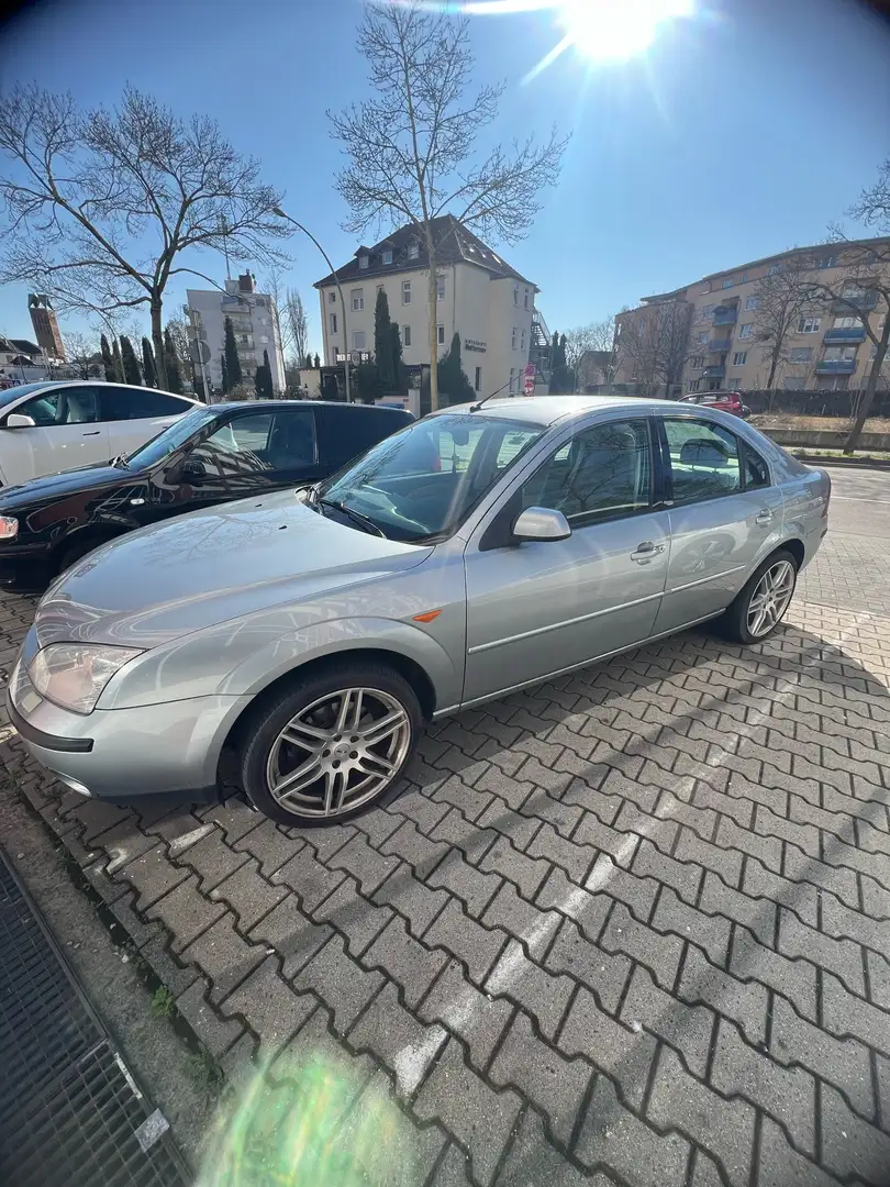 Ford Mondeo 2.0 Ghia - 1