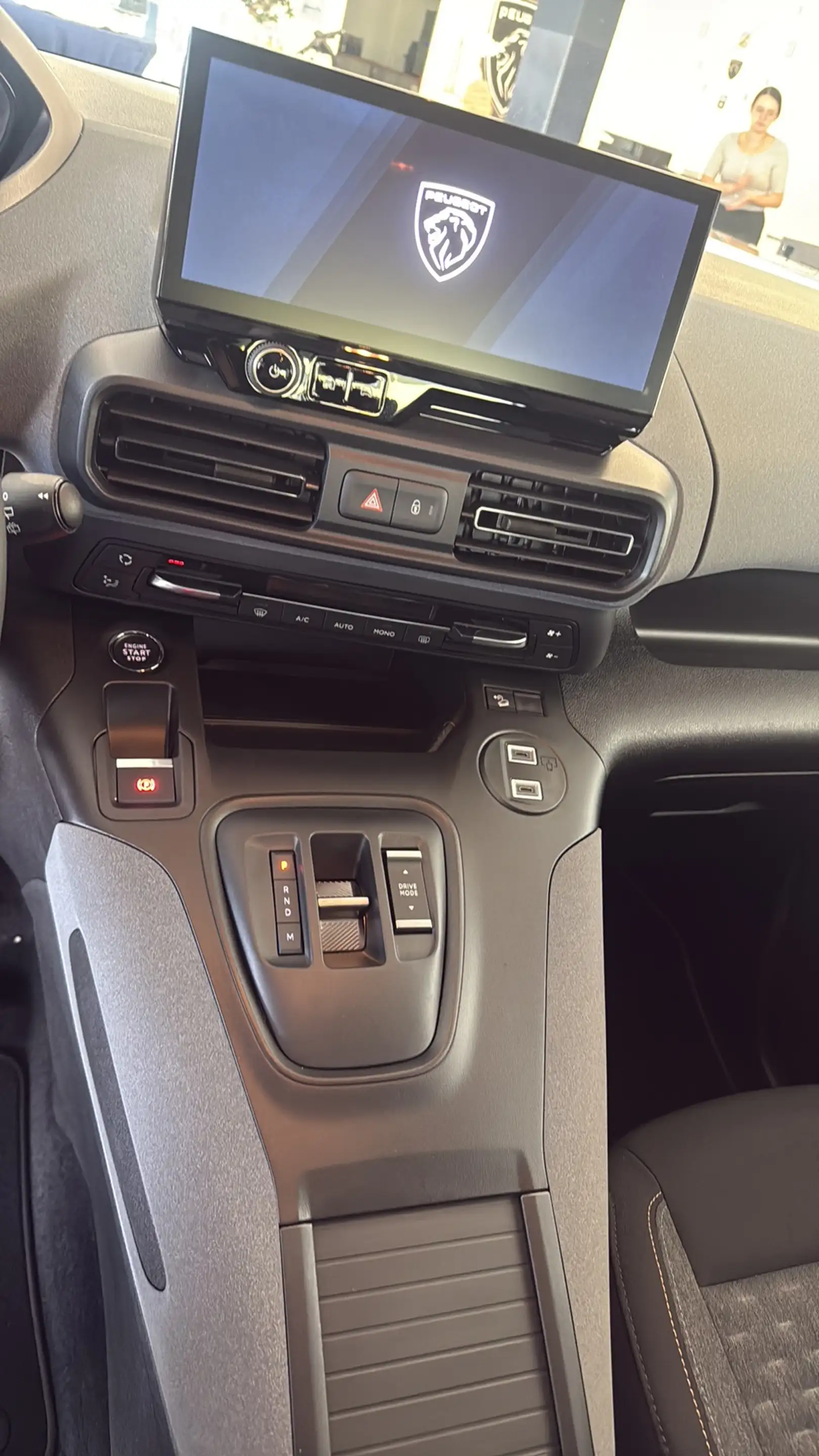 Peugeot Rifter GT Standard Diesel 130 GT EAT8 — photo 9