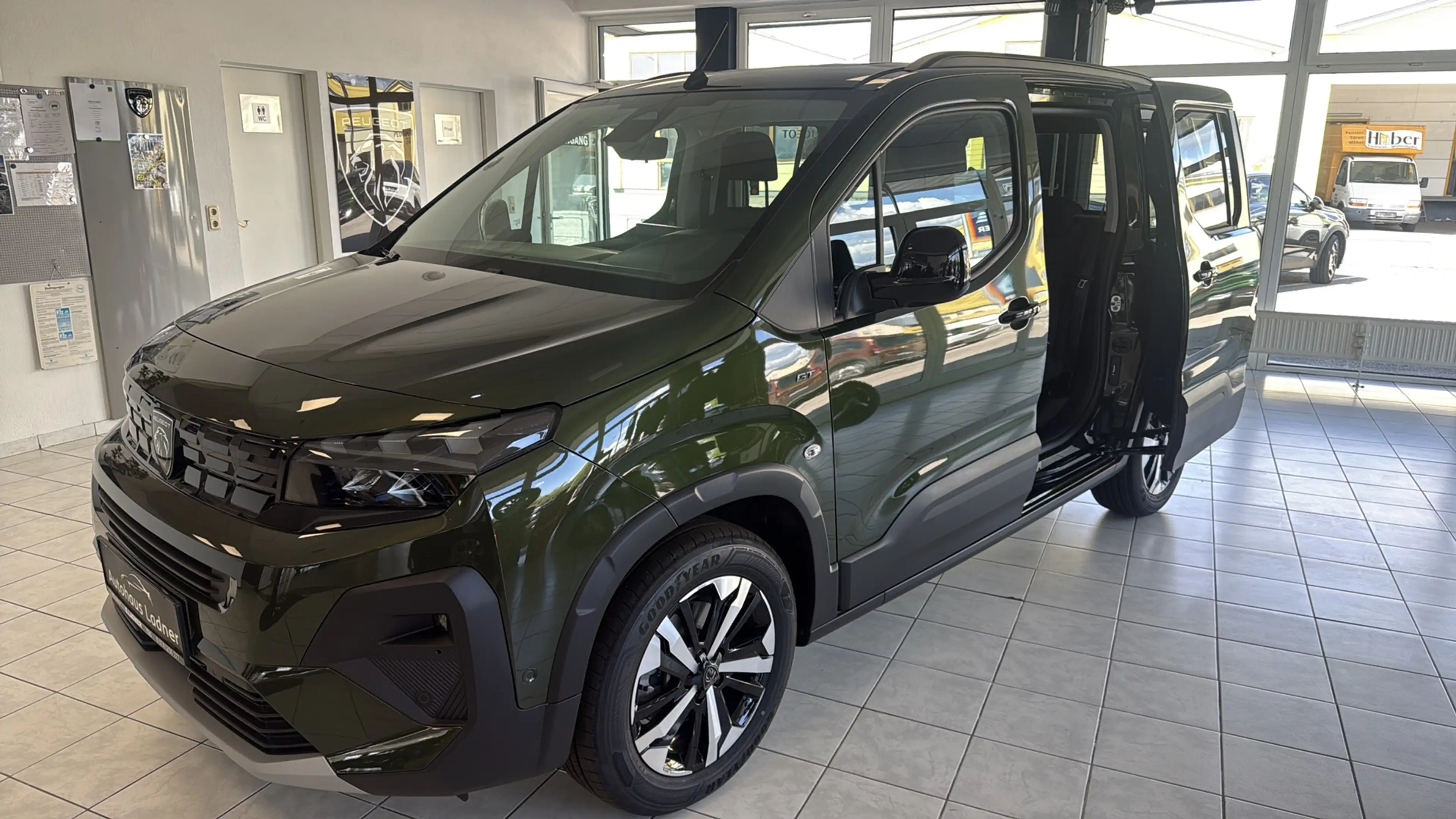 Peugeot Rifter GT Standard Diesel 130 GT EAT8