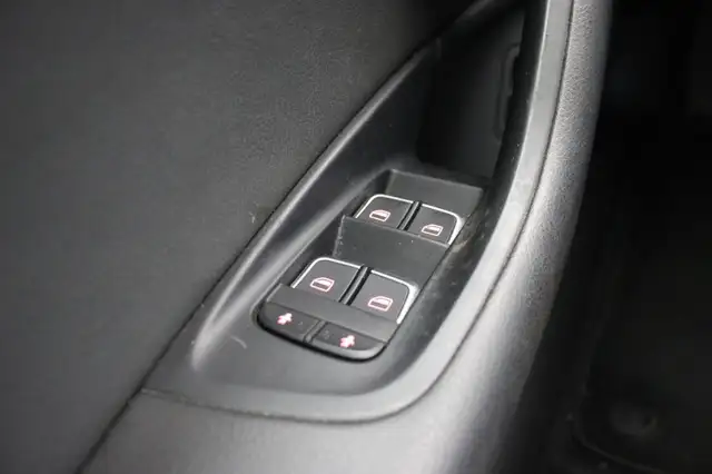 Audi A6 view 28