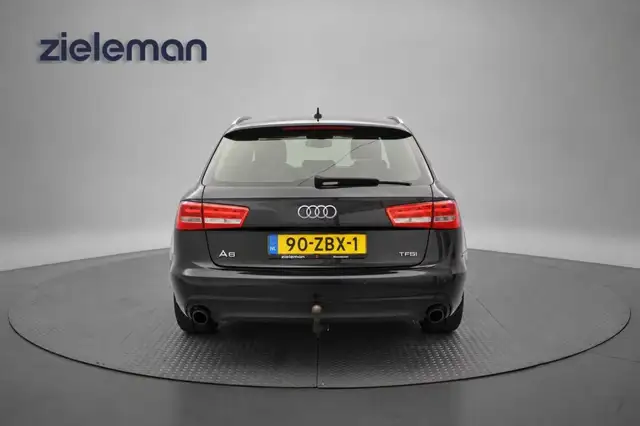 Audi A6 view 17