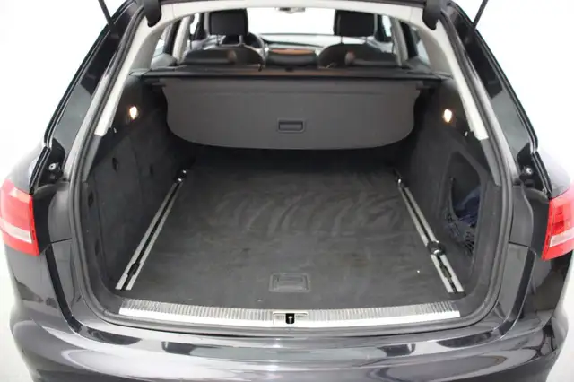 Audi A6 view 12