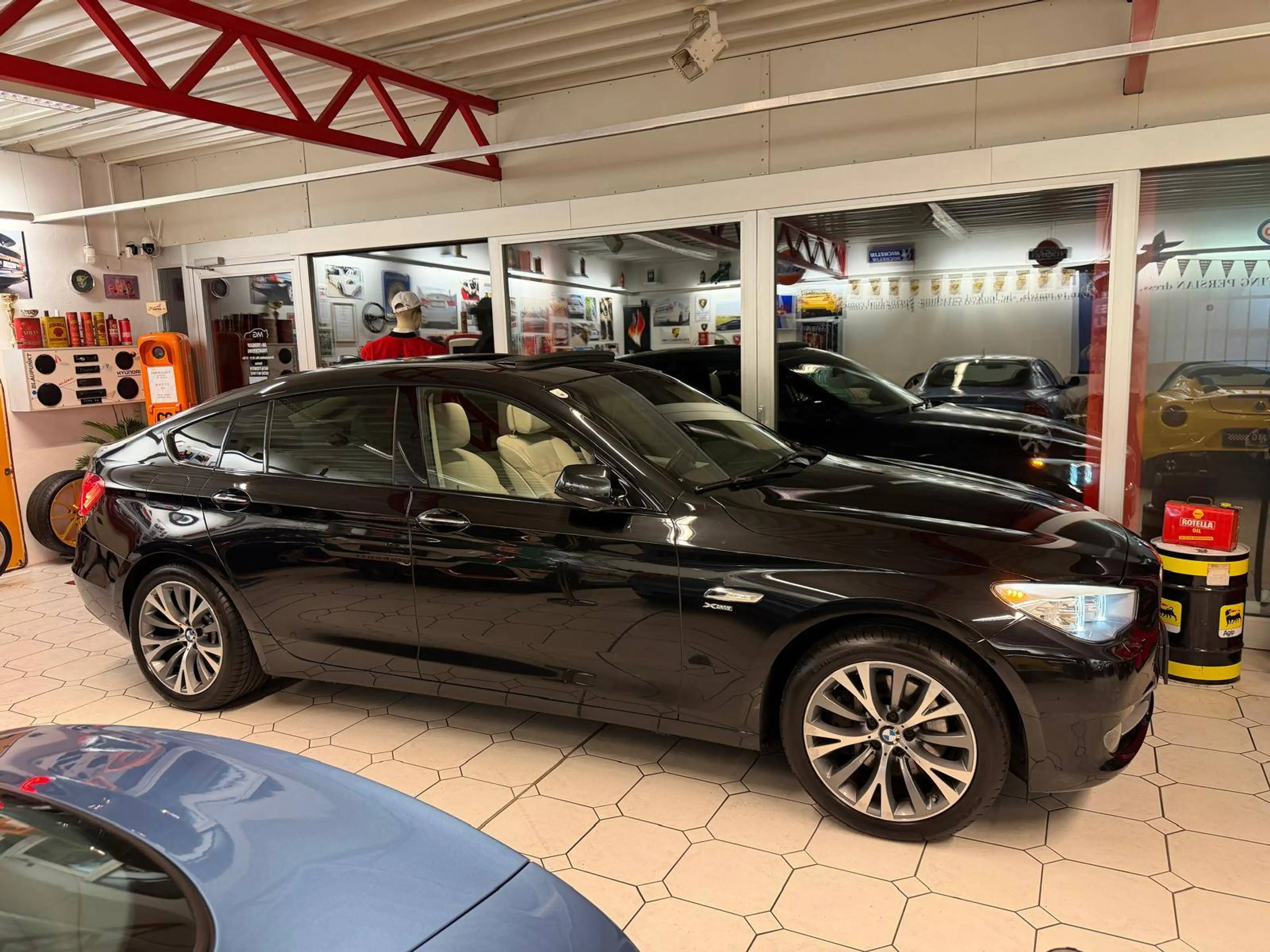 BMW 535 535 d xDrive Panoramadach — photo 3