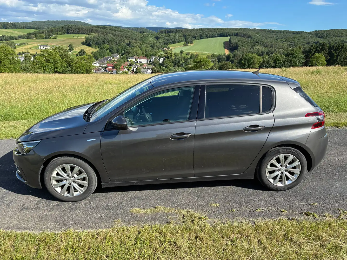 Peugeot 308 308 1,2 PureTech 110 Style S Grau - 2