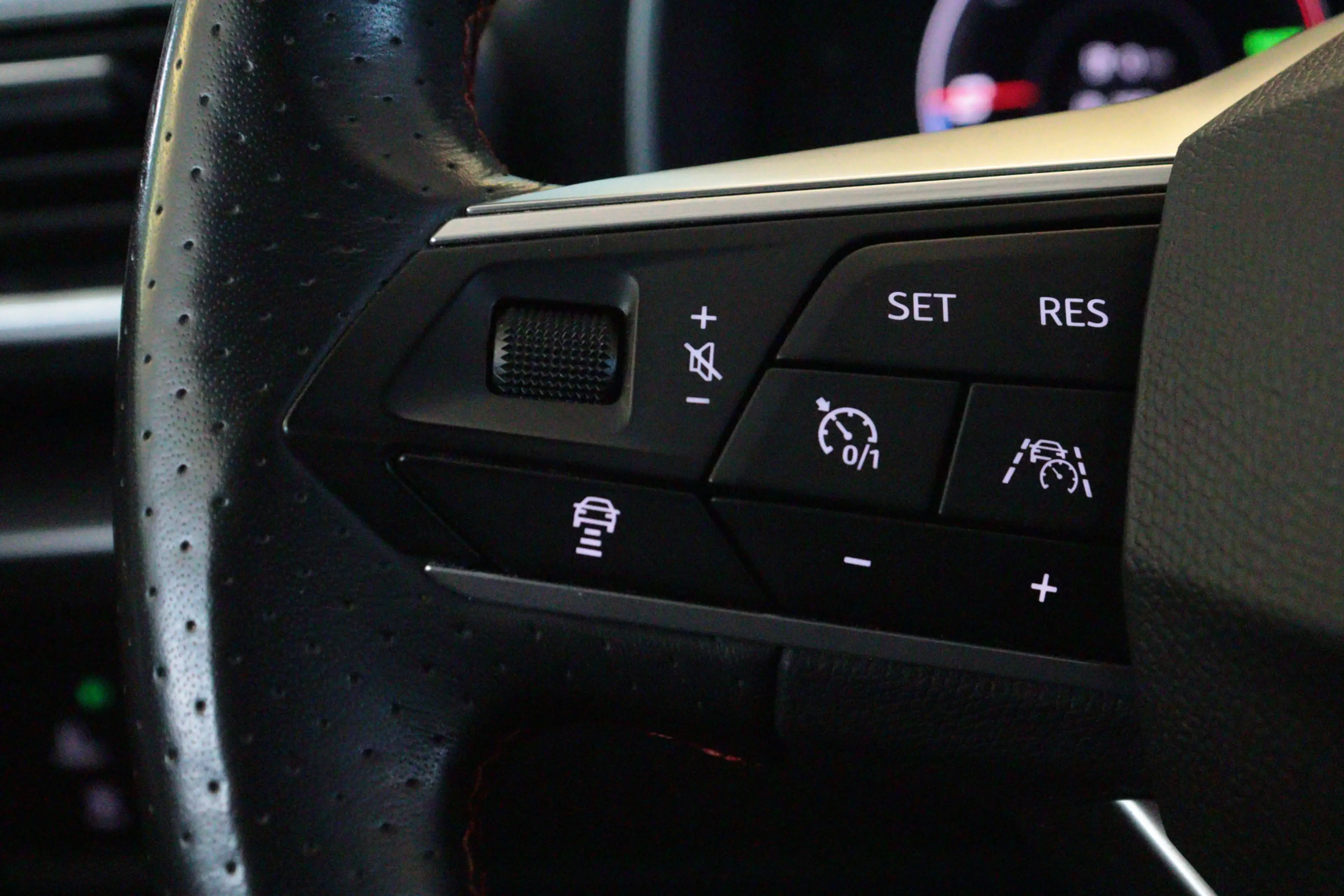 SEAT Leon e-Hybrid Sportstourer 1.4 TSI eHybrid PHEV FR | NAVI / APPC — photo 11