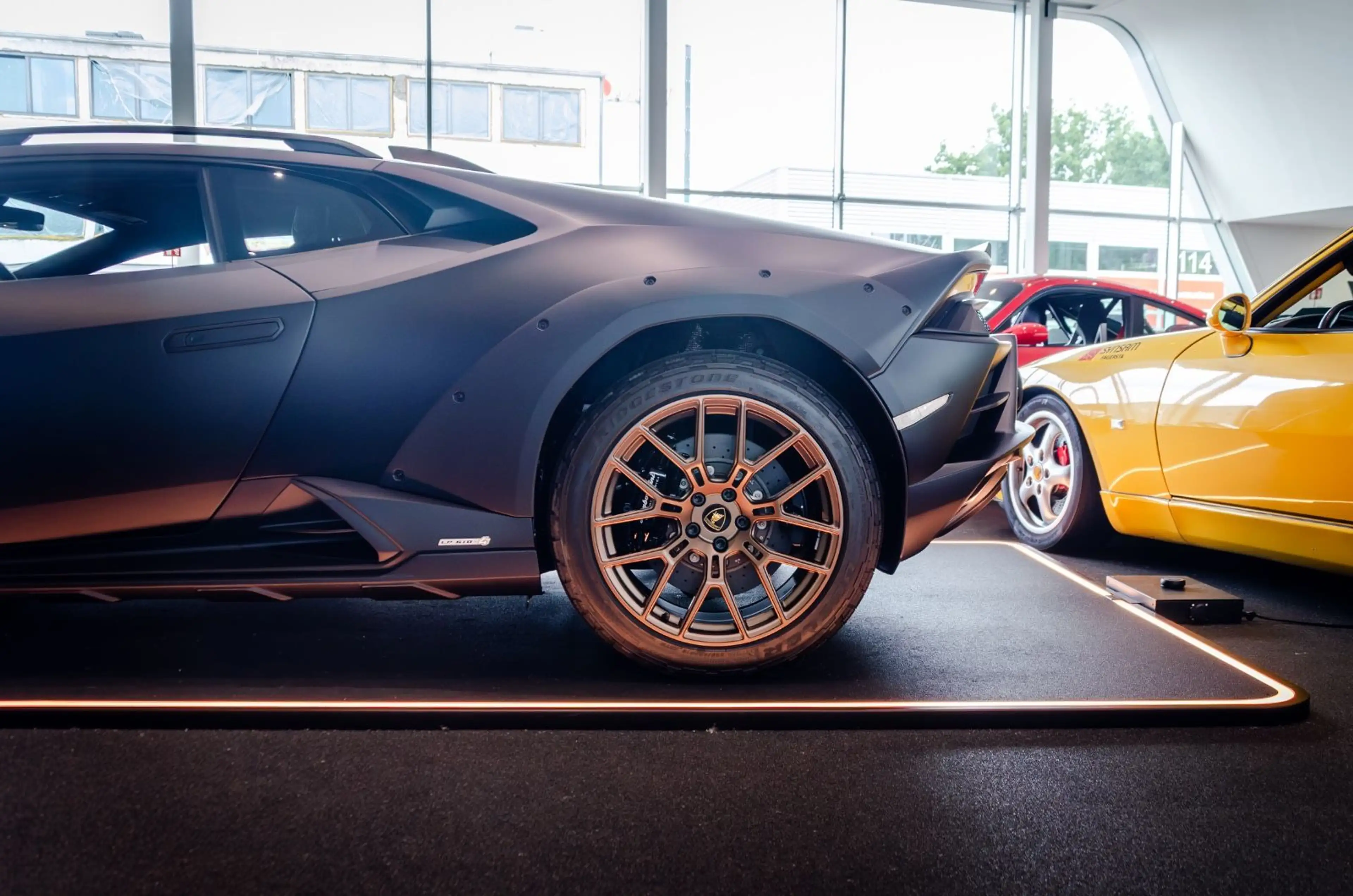 Lamborghini Huracán Sterrato*1. Hand*Ad Personam*Sensonum* — photo 5