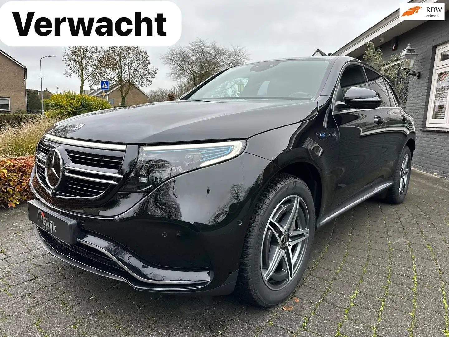 Mercedes-Benz EQC 400 4MATIC AMG, Massage, BTW, VOL! Zwart - 1