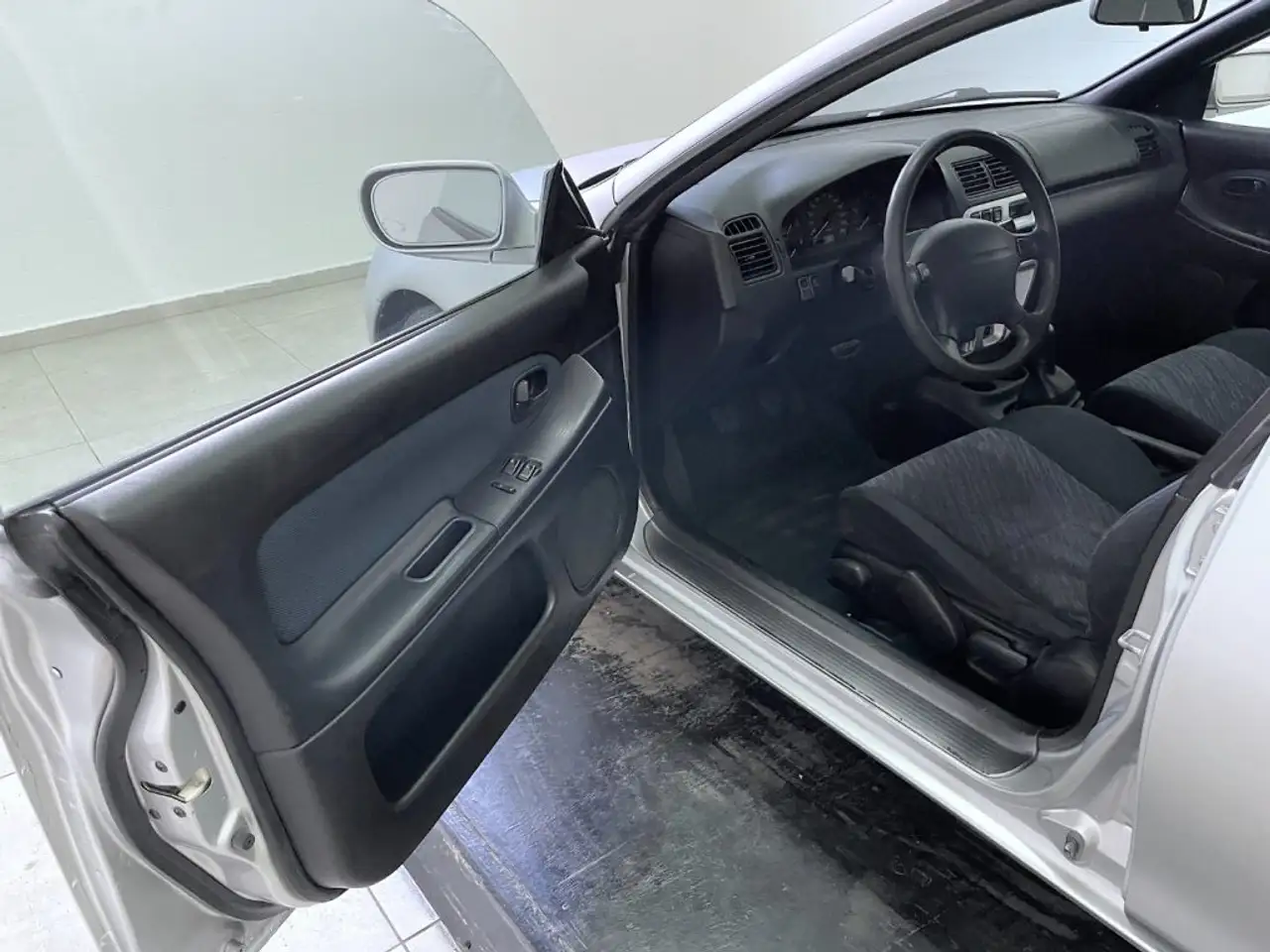 Mazda 323 F Lantis 1.5i 16V cat 5 porte GLX, foto 12