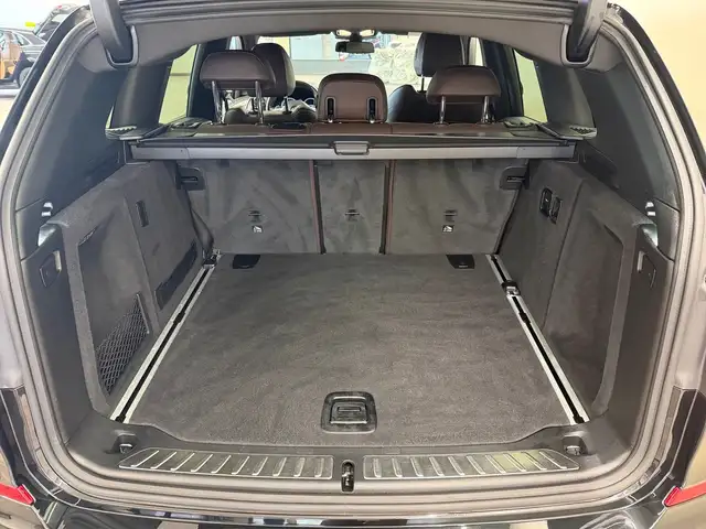 BMW X3 view 11