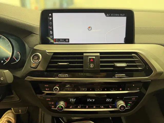 BMW X3 view 5