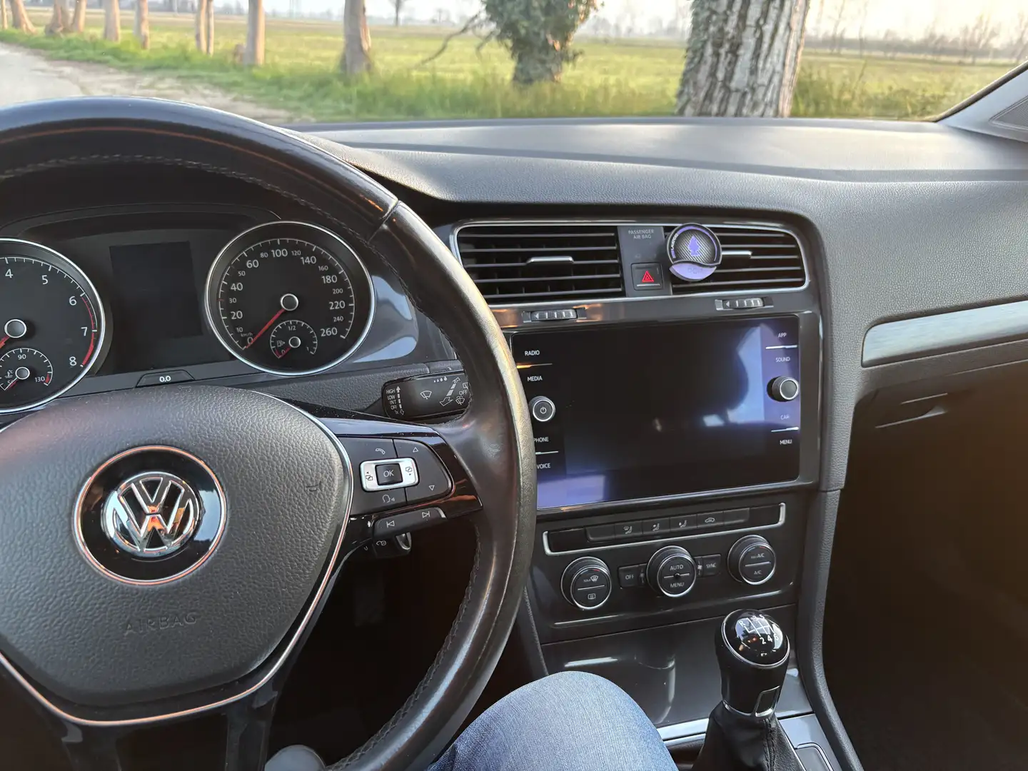 Volkswagen Golf 5p 1.0 tsi Business 110cv - 1