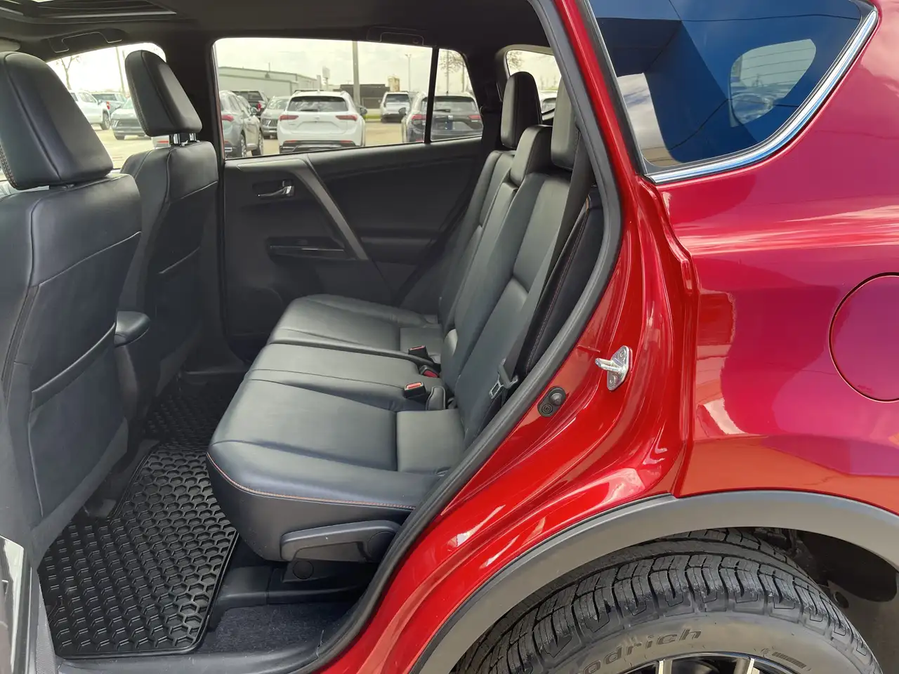 Toyota RAV 4 снимка Toyota RAV 4