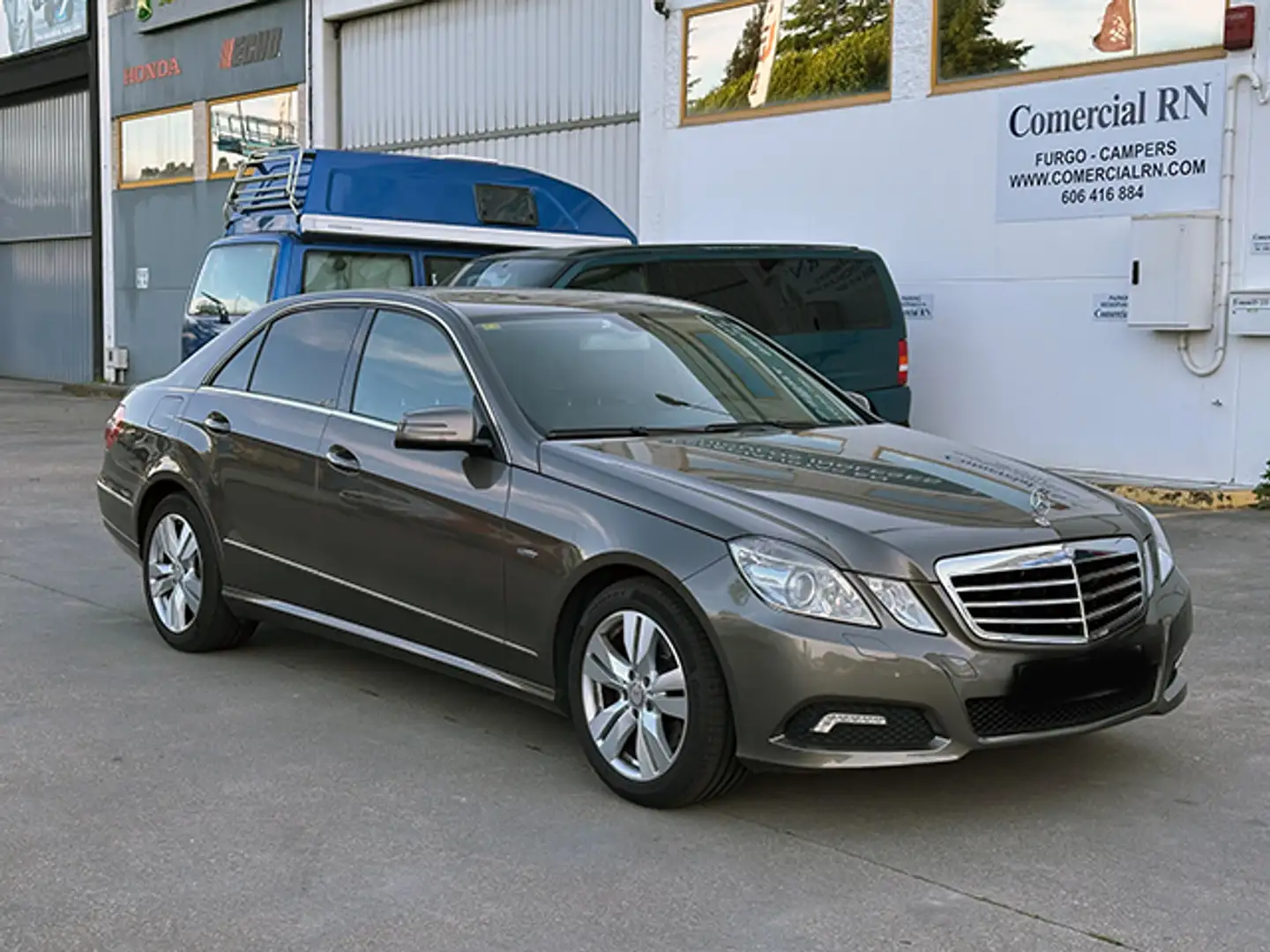 Mercedes-Benz E 250 CGI BE Avantgarde Aut. Gris - 1