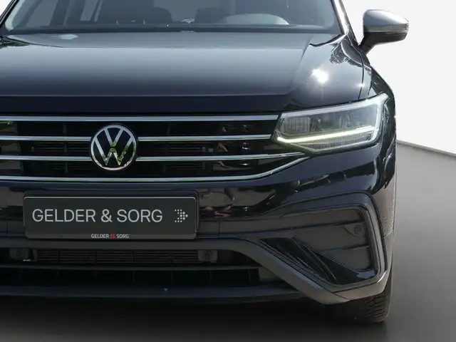 Volkswagen Tiguan Allspace view 12