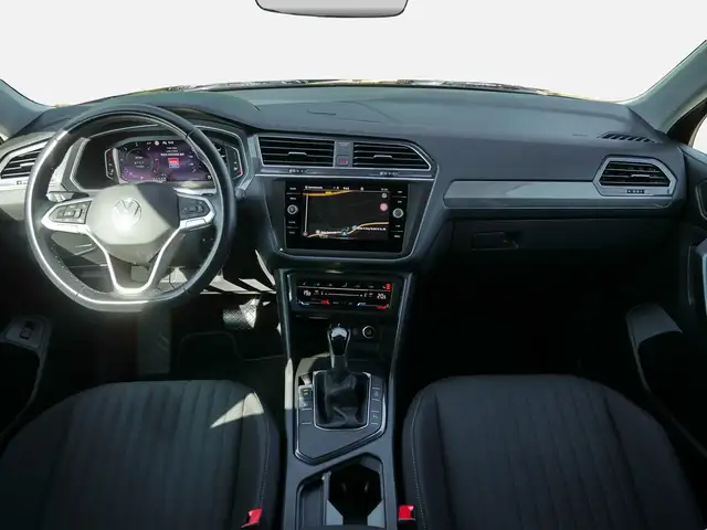 Volkswagen Tiguan Allspace view 5