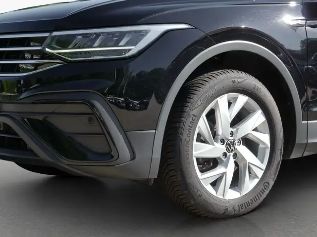 Volkswagen Tiguan Allspace view 13