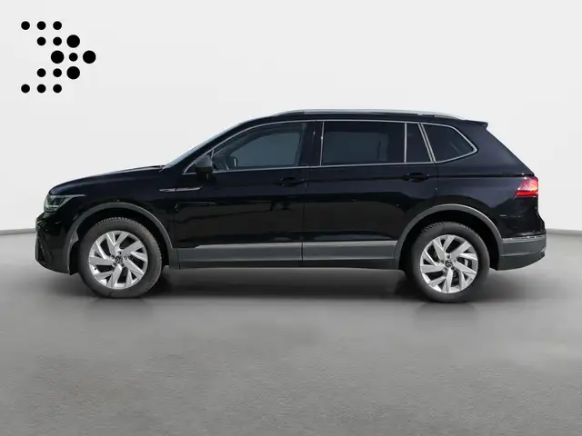 Volkswagen Tiguan Allspace view 3