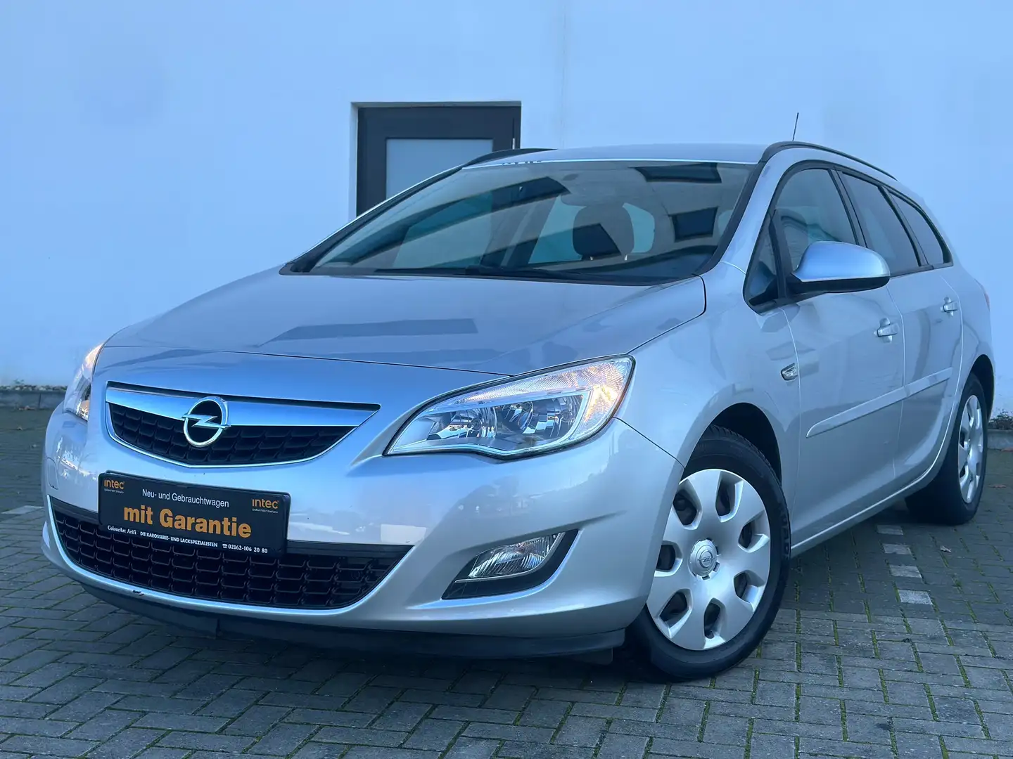 Opel Astra Design Edition 1.3 CDTI Klima, TÜV NEU! Silber - 1