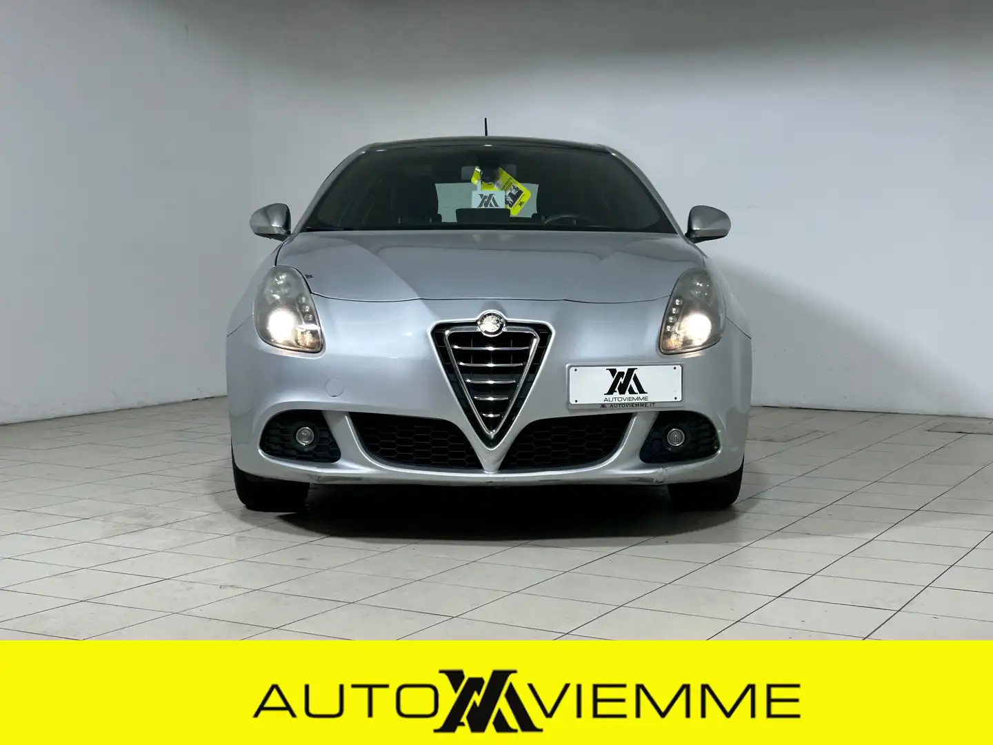 Alfa Romeo Giulietta Distinctive 1.4 turbo benzina Argento - 2