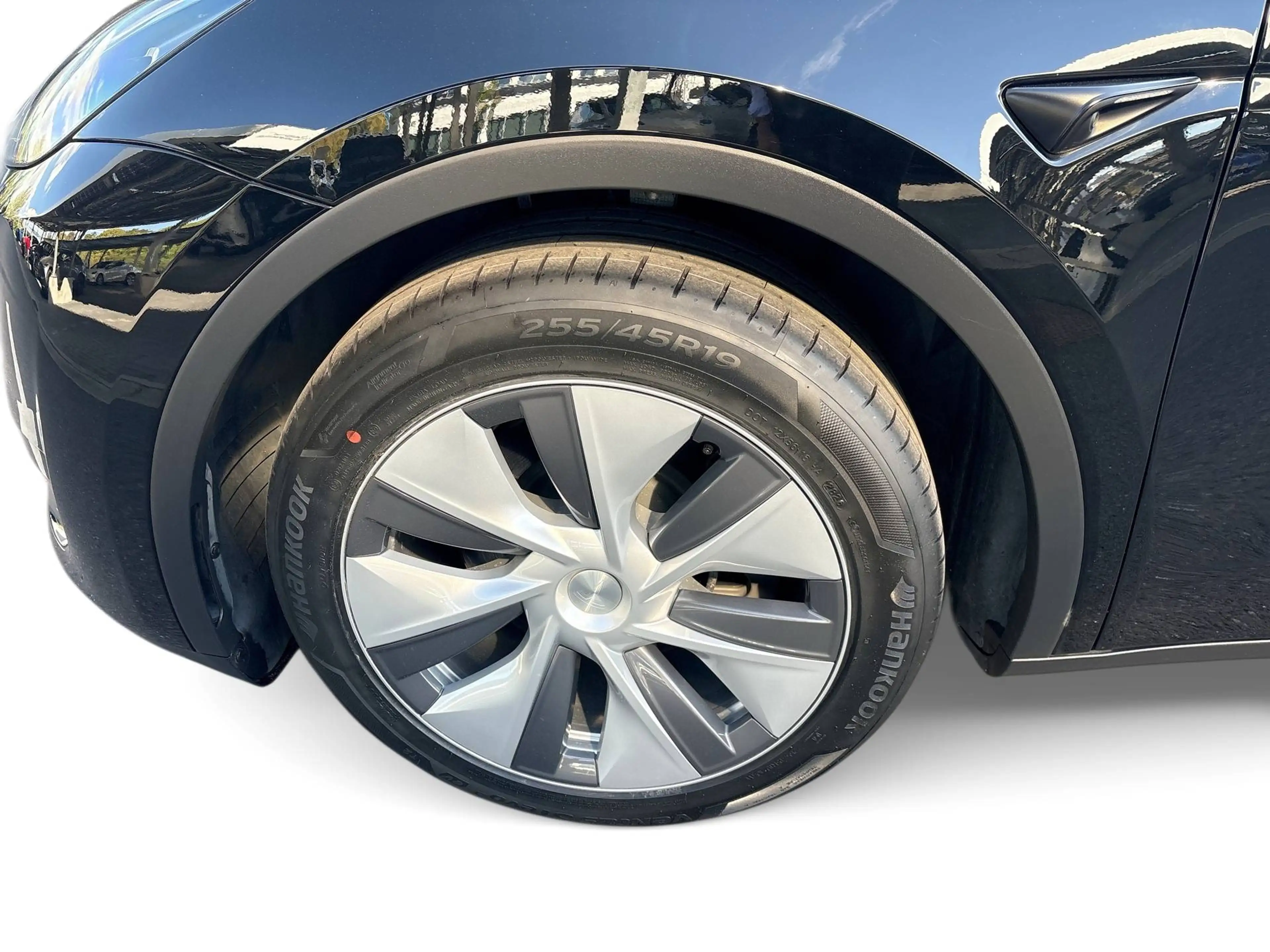 Tesla Model Y RWD/Certified Pre Owned — photo 4