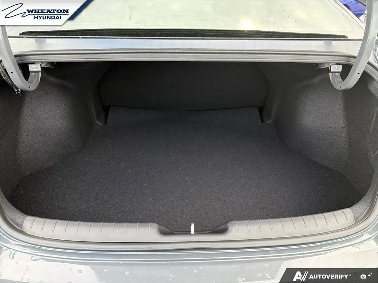 Hyundai ELANTRA снимка Hyundai ELANTRA