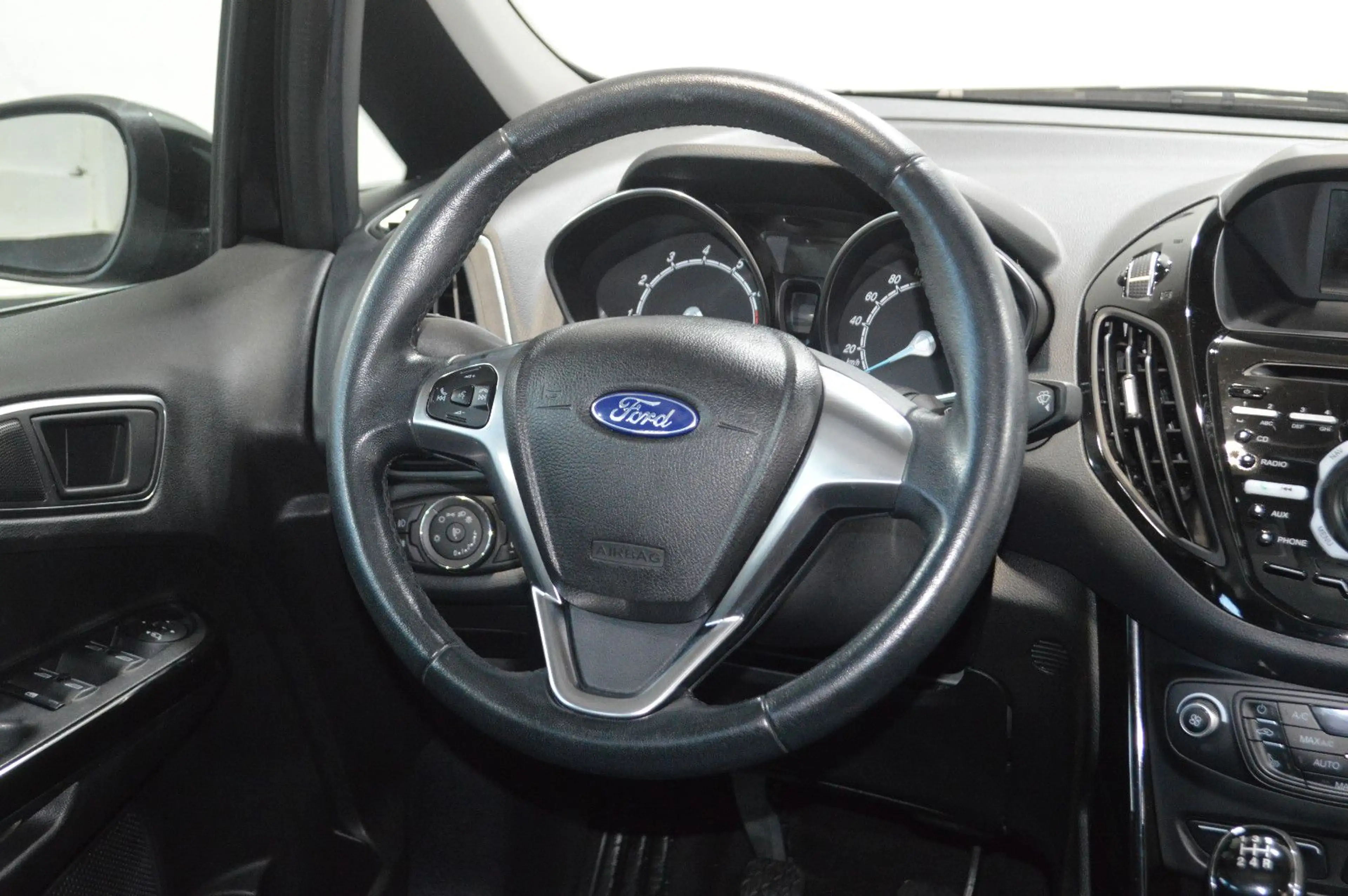 Ford B-Max B-MAX Titanium — photo 6