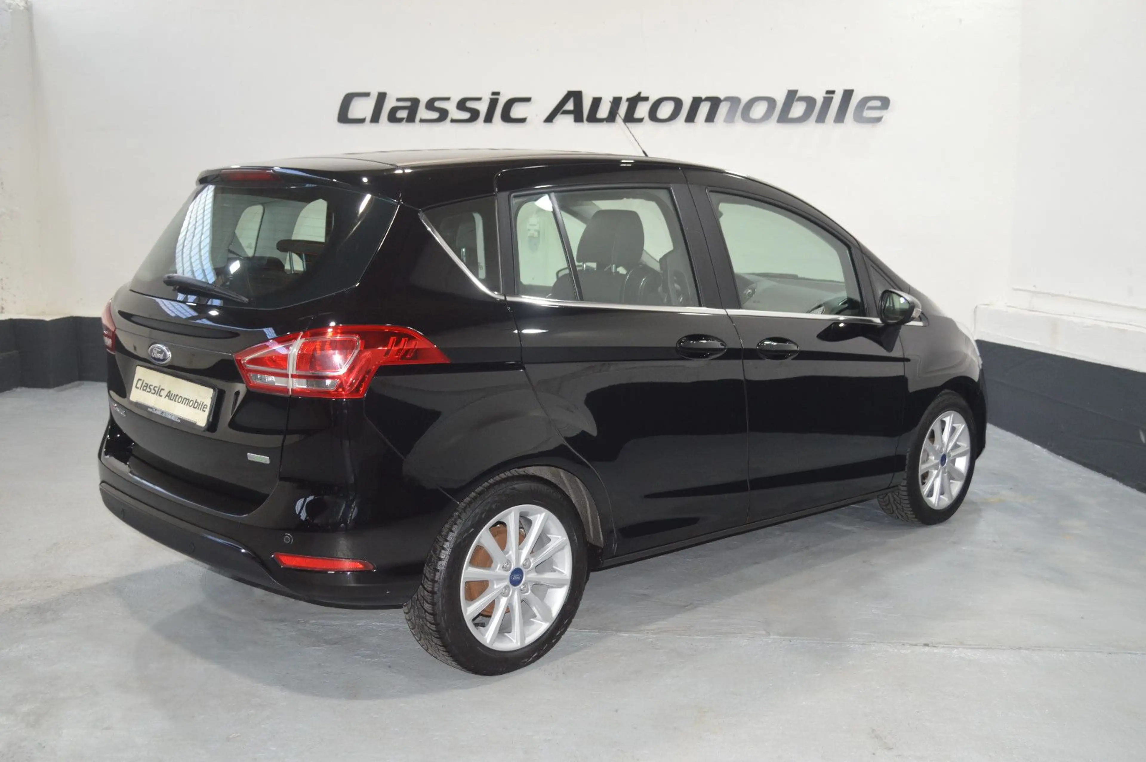 Ford B-Max B-MAX Titanium — photo 11