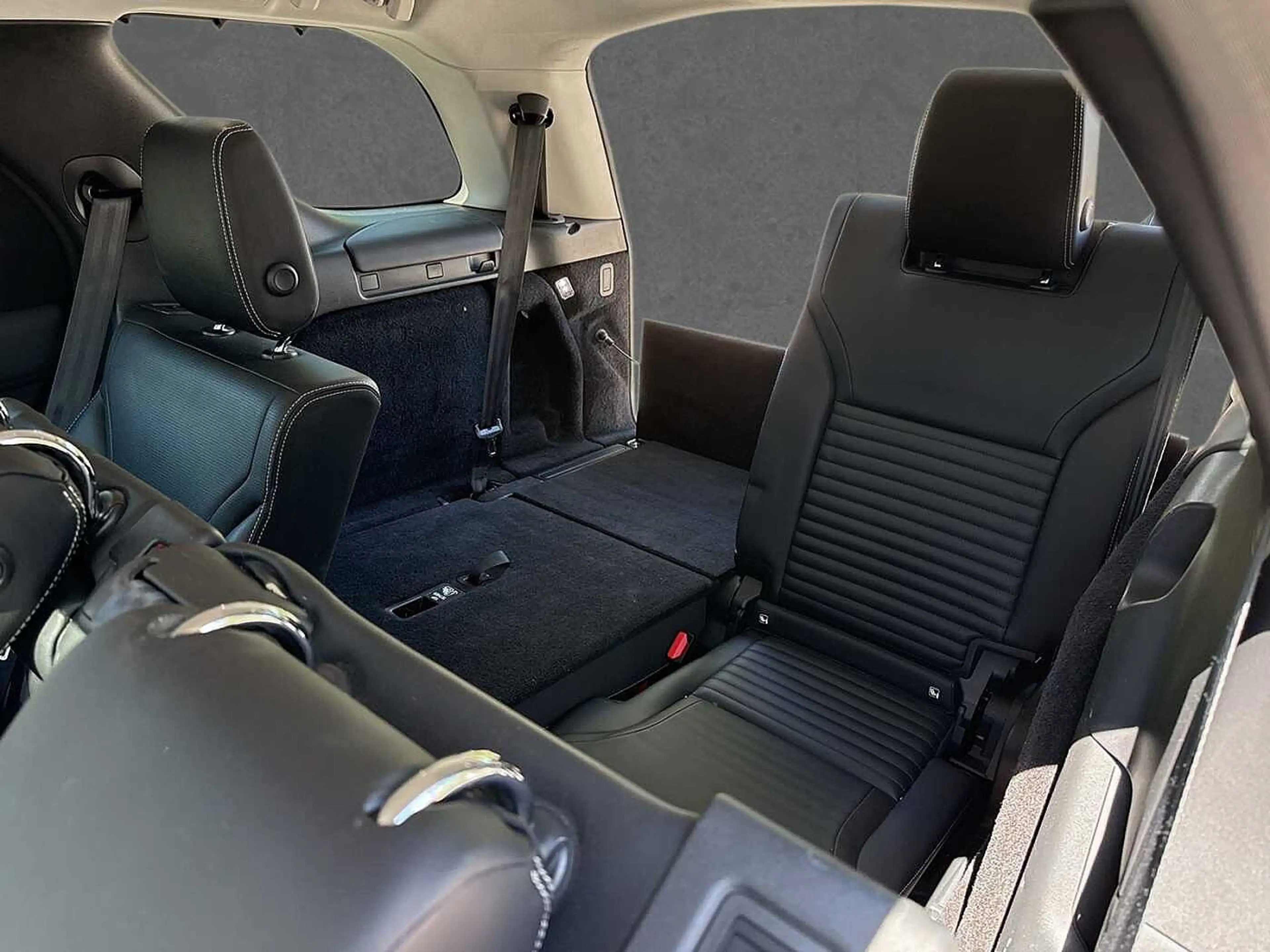 Land Rover Discovery D300 S - 7-Sitzer — photo 10