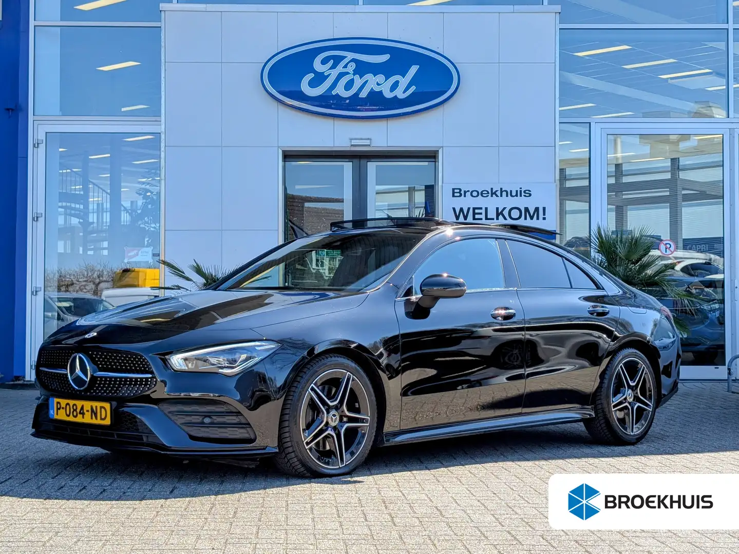 Mercedes-Benz CLA 200 Automaat AMG | Panoramadak | Sfeerverlichting | Ma Černá - 1