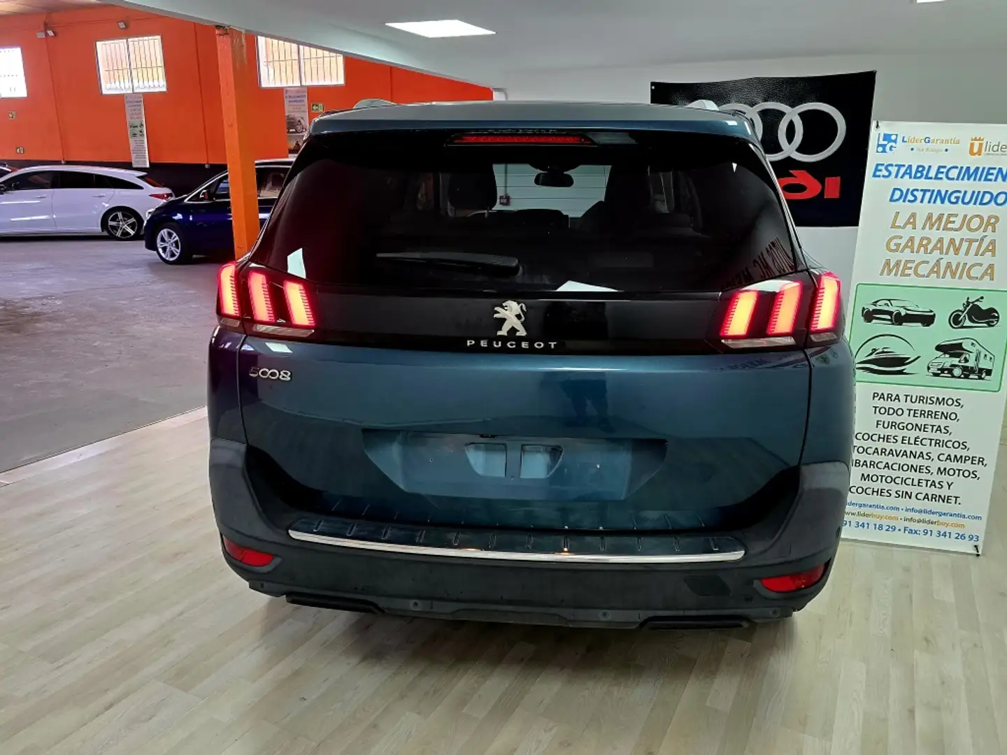 Peugeot 5008 1.5BlueHDi S&S Allure EAT8 130 Blau - 2