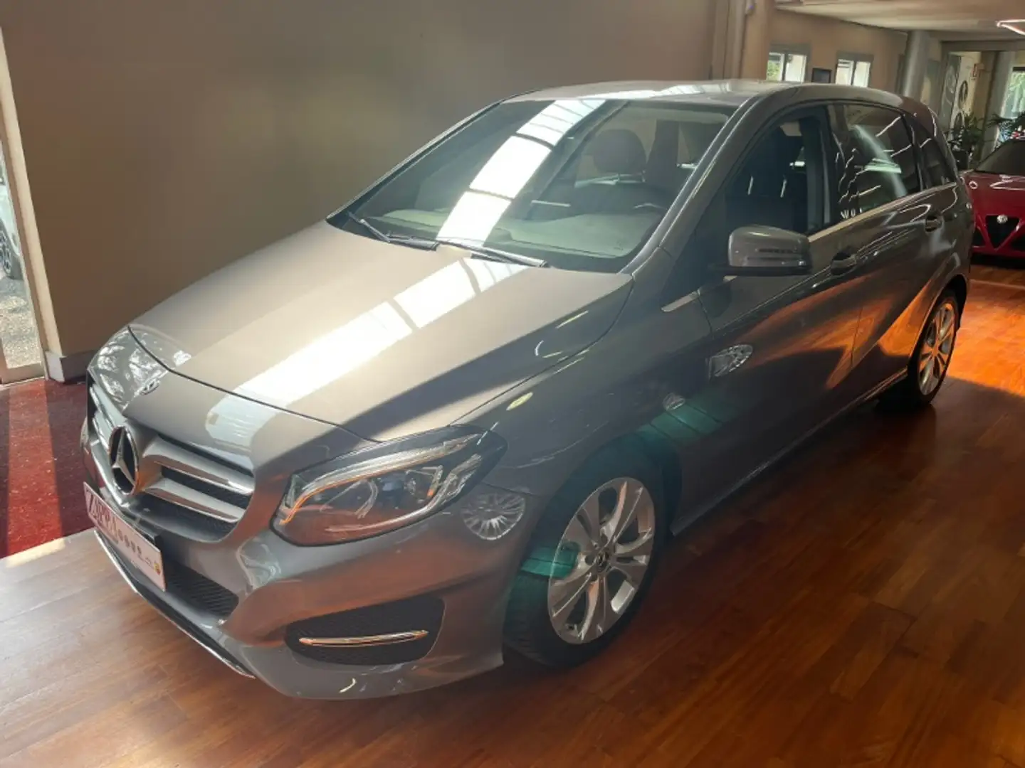 Mercedes-Benz B 180 d Automatic Premium Grigio - 1