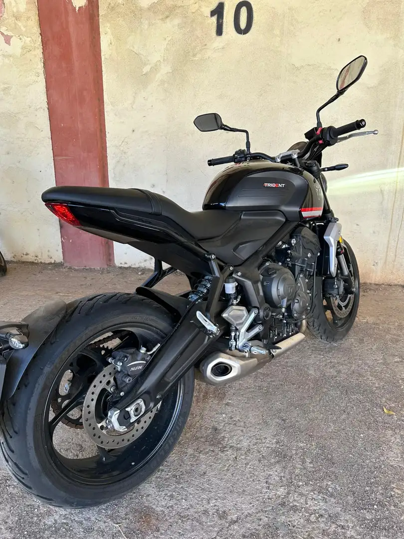 Triumph Trident 660 - 1
