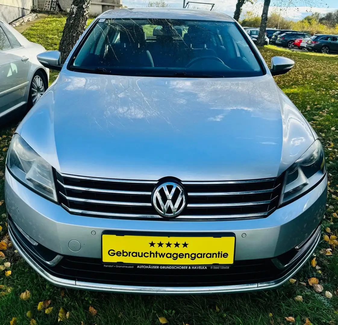 Volkswagen Passat Comfortline BlueMotion Grau - 1