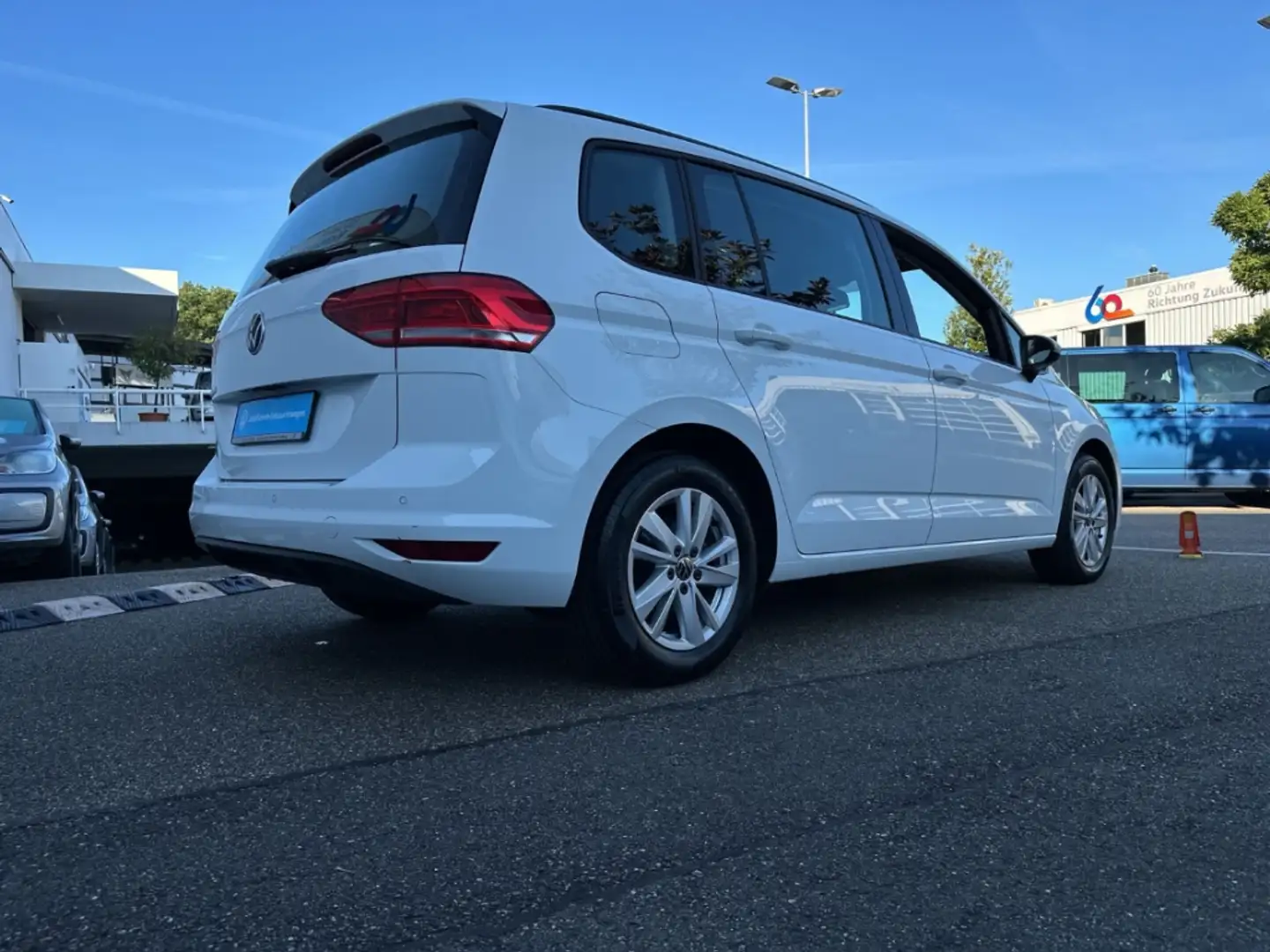 Volkswagen Touran Comfortline 2.0 TDI Navi Klima ACC Sitzheizung Blanc - 2