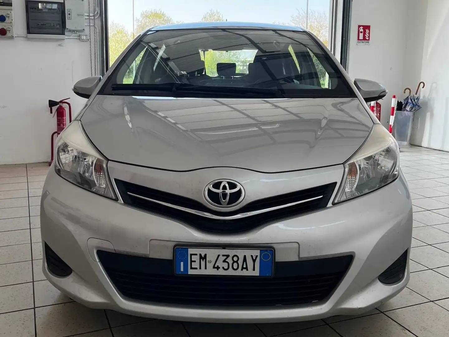 Toyota Yaris Yaris III 2012/13 5p 1.0 Active Argento - 2