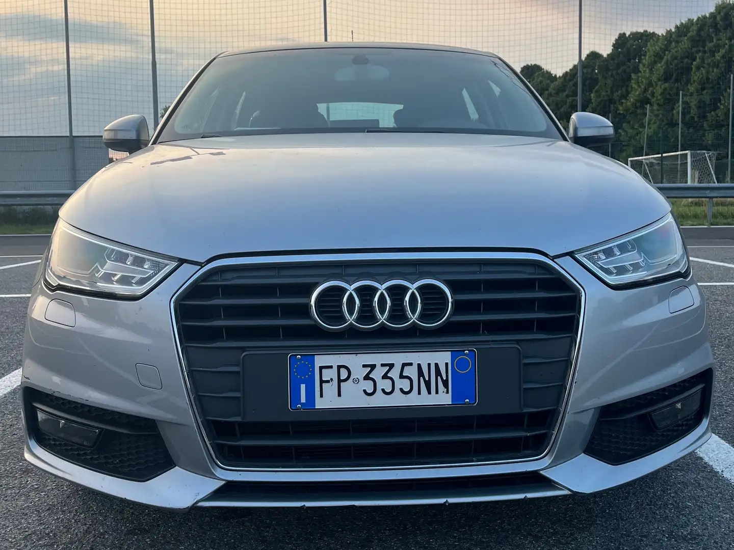 Audi A1 A1 I Sportback 1.0 tfsi Admired 82cv Stříbrná - 2