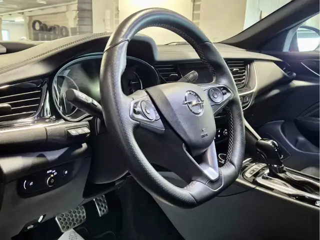 Opel Insignia view 8