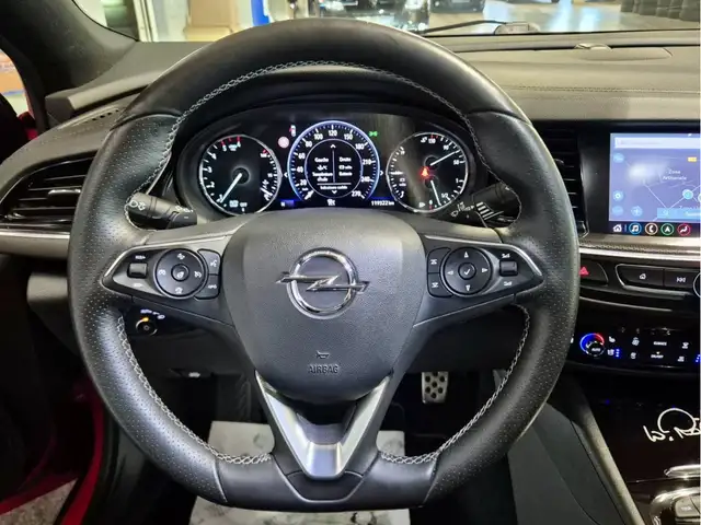 Opel Insignia view 9