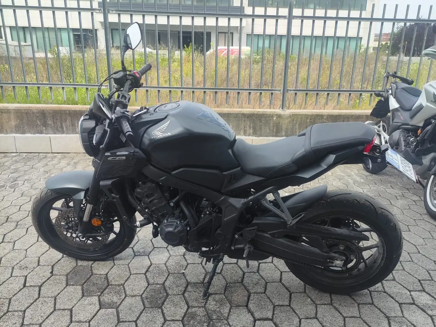 Honda CB 650 R Black Edition Negro - 2