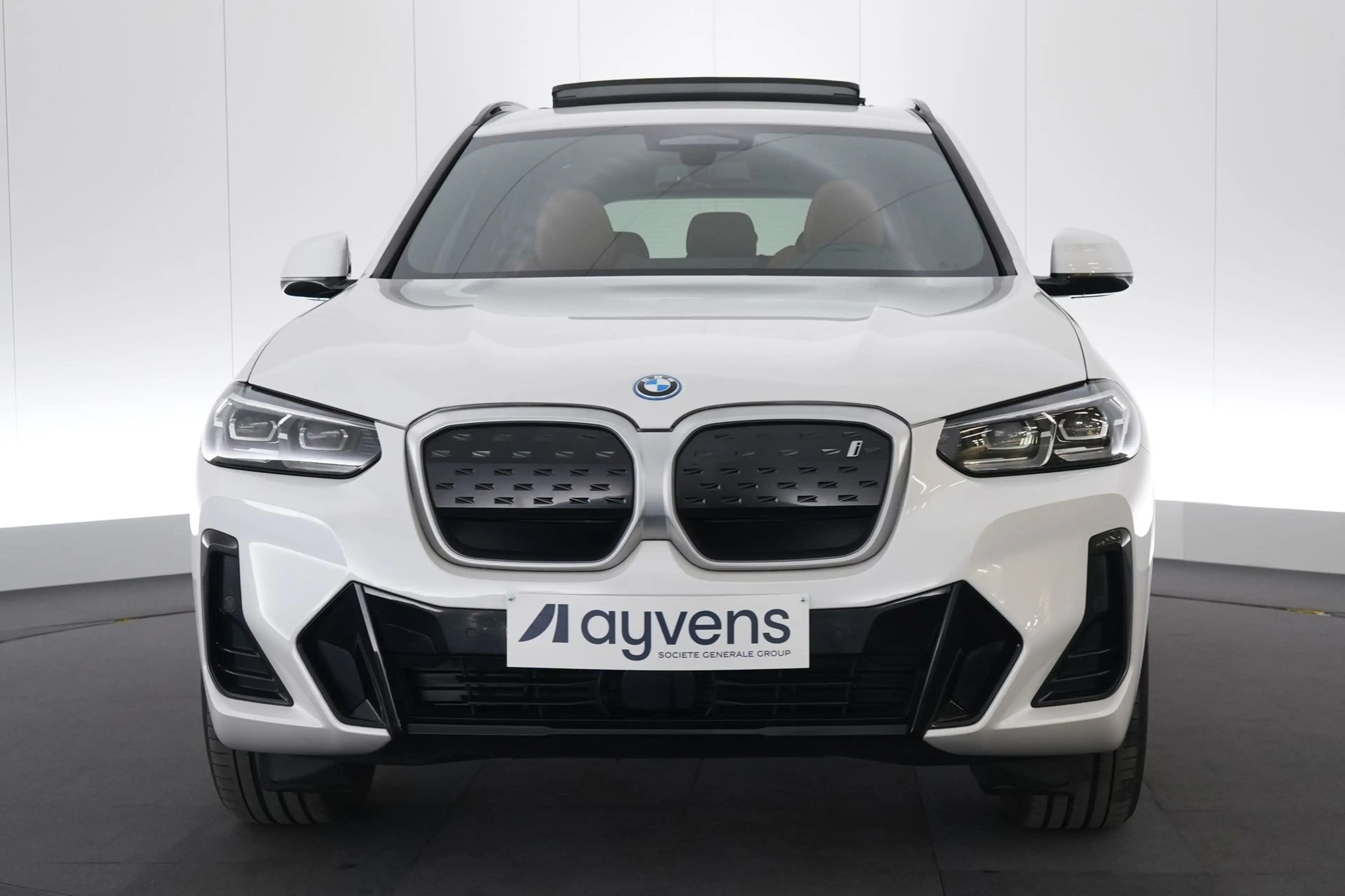 BMW iX3 80 kWh LEDER/CUIR LED GPS PDC CAM Pano BLIS Verw. — photo 2