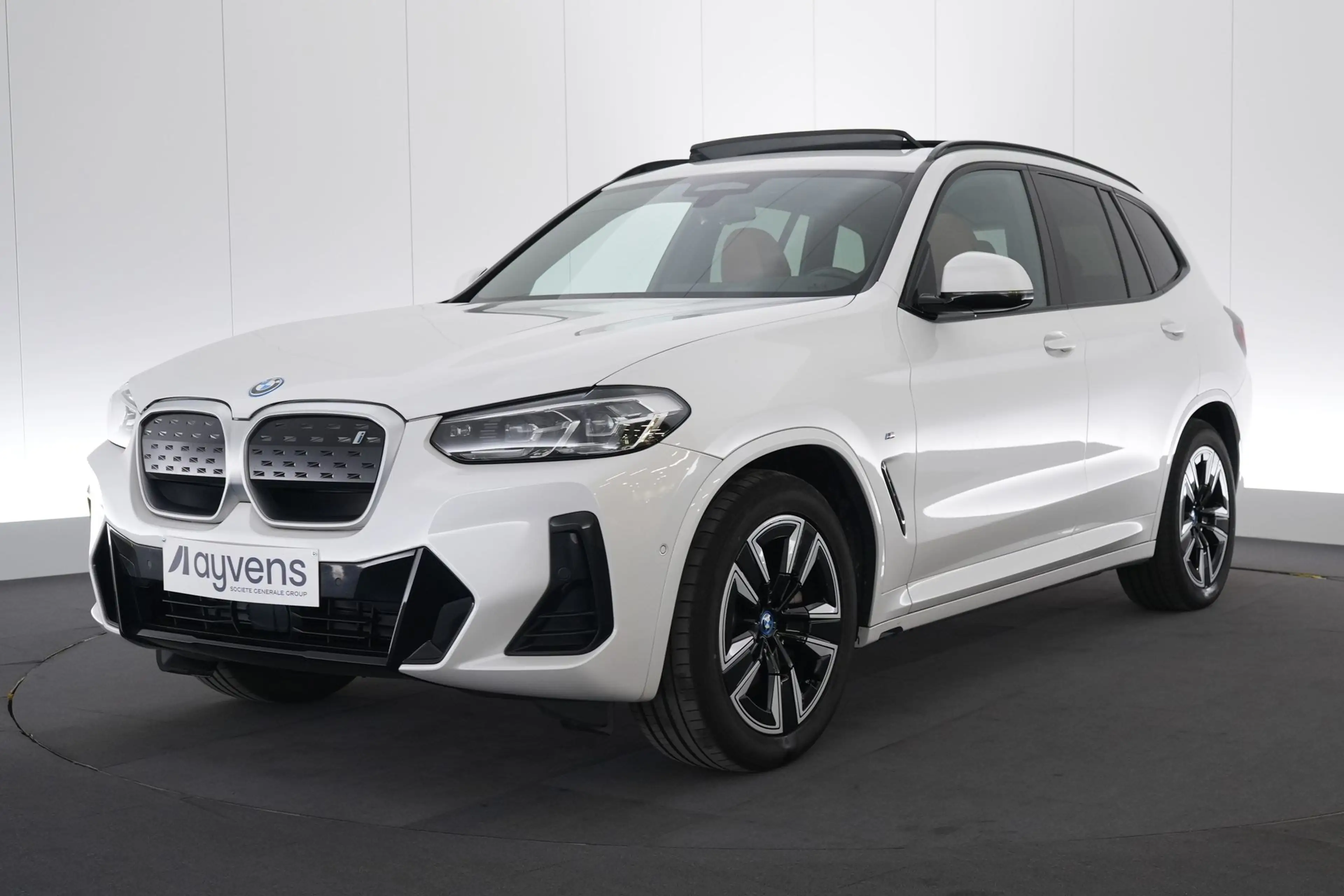BMW iX3 80 kWh LEDER/CUIR LED GPS PDC CAM Pano BLIS Verw.