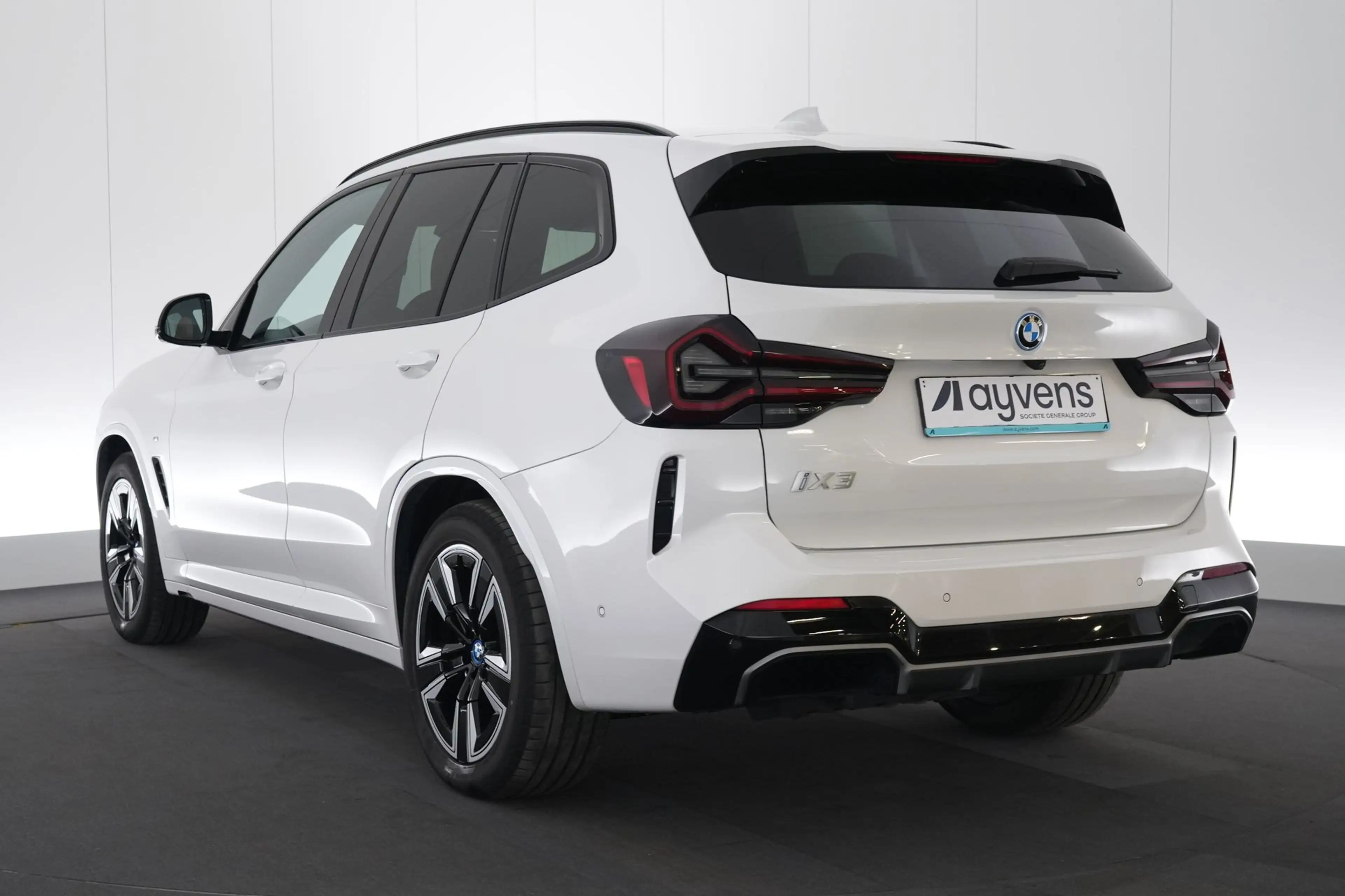 BMW iX3 80 kWh LEDER/CUIR LED GPS PDC CAM Pano BLIS Verw. — photo 9